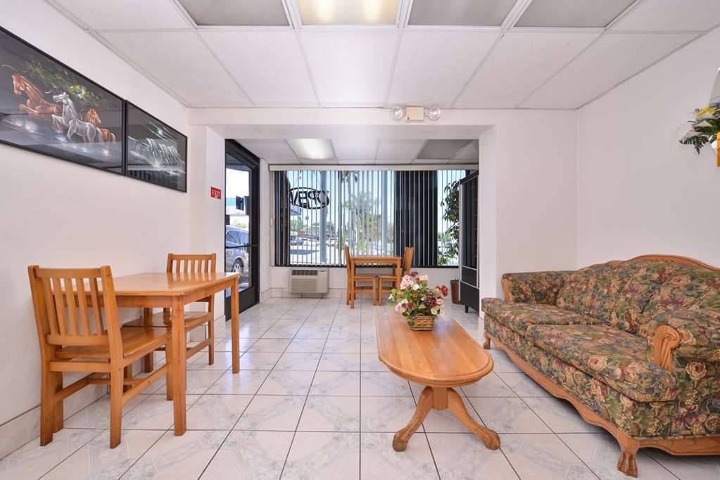 Americas Best Value Inn Corona Interiør billede